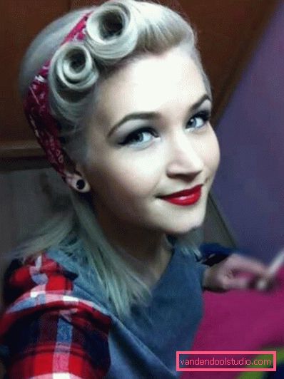 Pin-up pričeske za srednje dolge lase