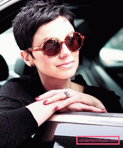 pixie haircut fotografije brunette