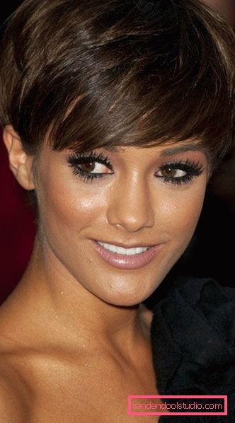 pixie haircut fotografije brunette