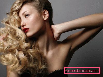 blondinka z kodri blondinka z kodri