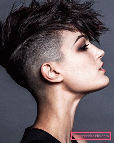 Mohawk frizuro Mohawk - pričeska za moške in ženske