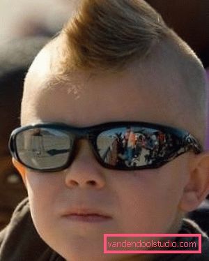 Mohawk frizuro Mohawk - pričeska za moške in ženske