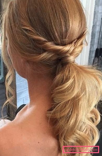 Ponytail Kako popestriti frizuro preslice