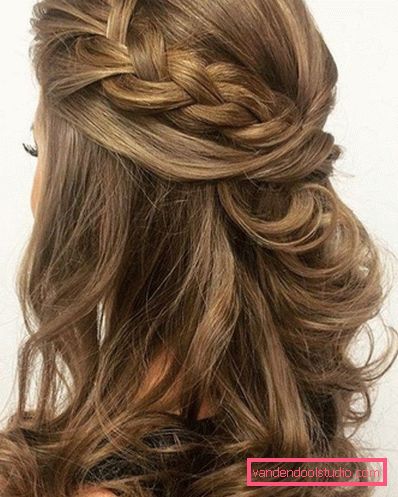Hairstyles za maturantski ples na srednjih las Lahke in lepe pričeske za maturalne za srednje dlake
