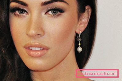 Megan Fox z nežnim make-upom Megan Fox z nežnim make-upom