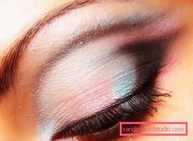 nenavaden lesketajoči se make up nenavaden lesketajoči se make up