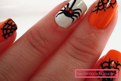 pajek s pajčevino v halloween umetnosti