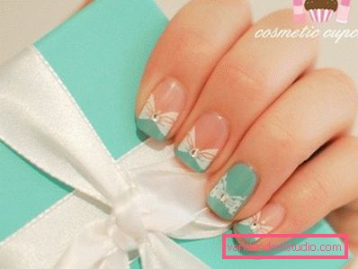 Tiffany manikura z loki Tiffany manikura z loki
