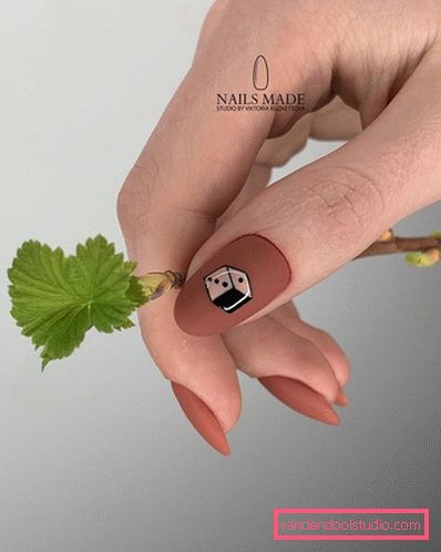 Fascinantna mat manikura 2019-2020