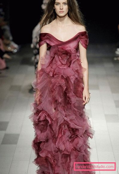 Najlepše poletne obleke in sundresses 2019-2020 leto