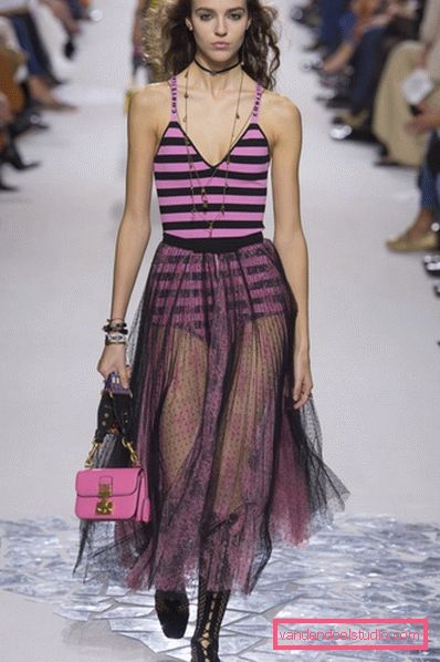 Najlepše poletne obleke in sundresses 2019-2020 leto