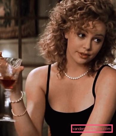 Šarmantne pričeske in odbitki Charlize Theron