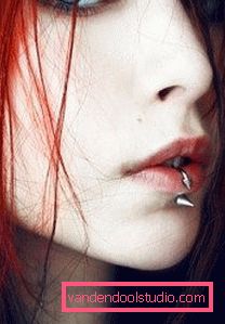 spodnji piercing za ustnice spodnji piercing za ustnice