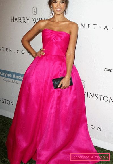 Moderna Pepelka Jessica Alba