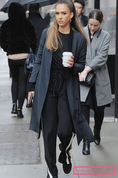 Moderna Pepelka Jessica Alba